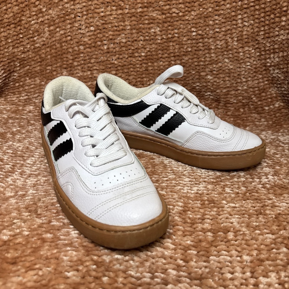Classic White and Black Women’s Sneakers